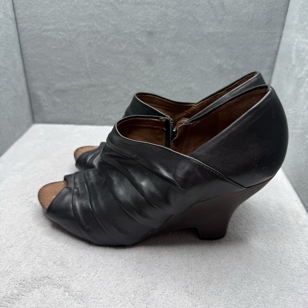 Naya Genesis Black Leather Wedge Pumps Peep Toe Booties Ruched Heels Women 9.5M